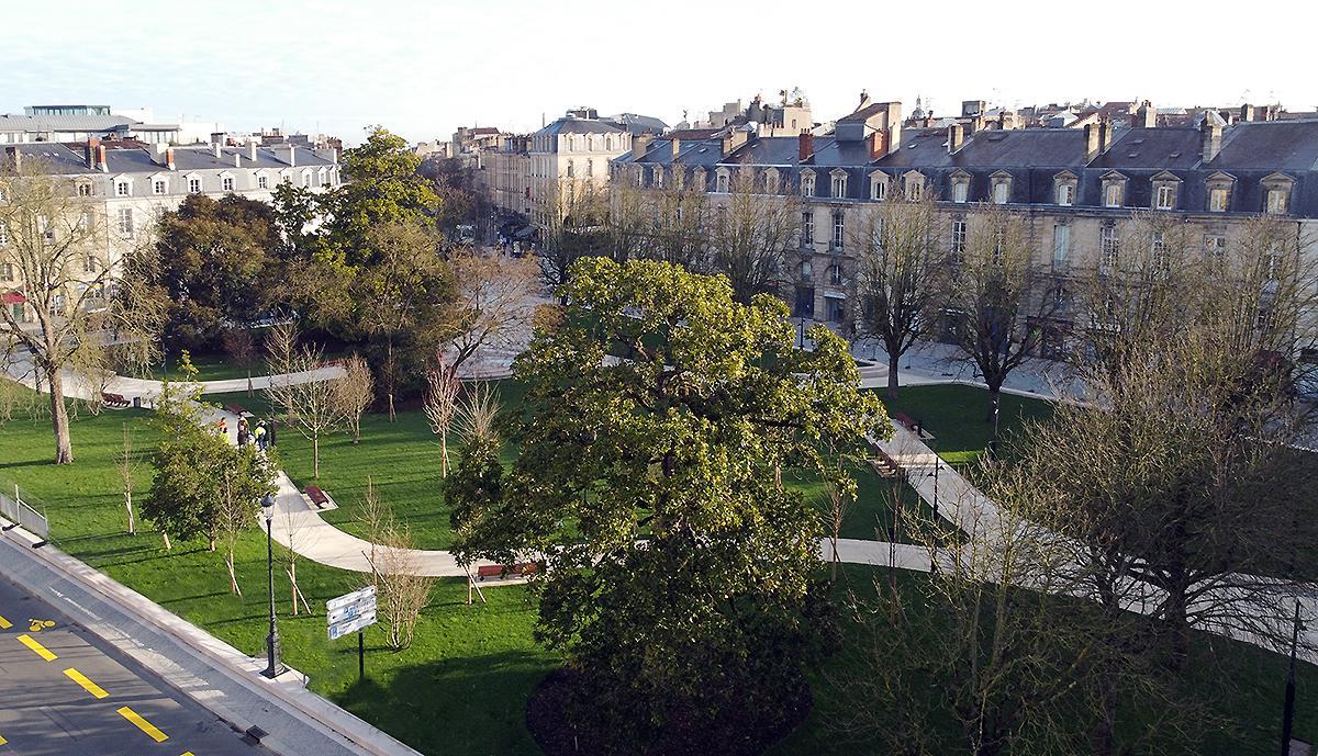 Place Gambetta à Bordeaux : un carrefour d’élégance et d’innovation numérique avec Kwantic